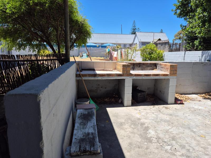 6 Bedroom Property for Sale in Gansbaai Central Western Cape